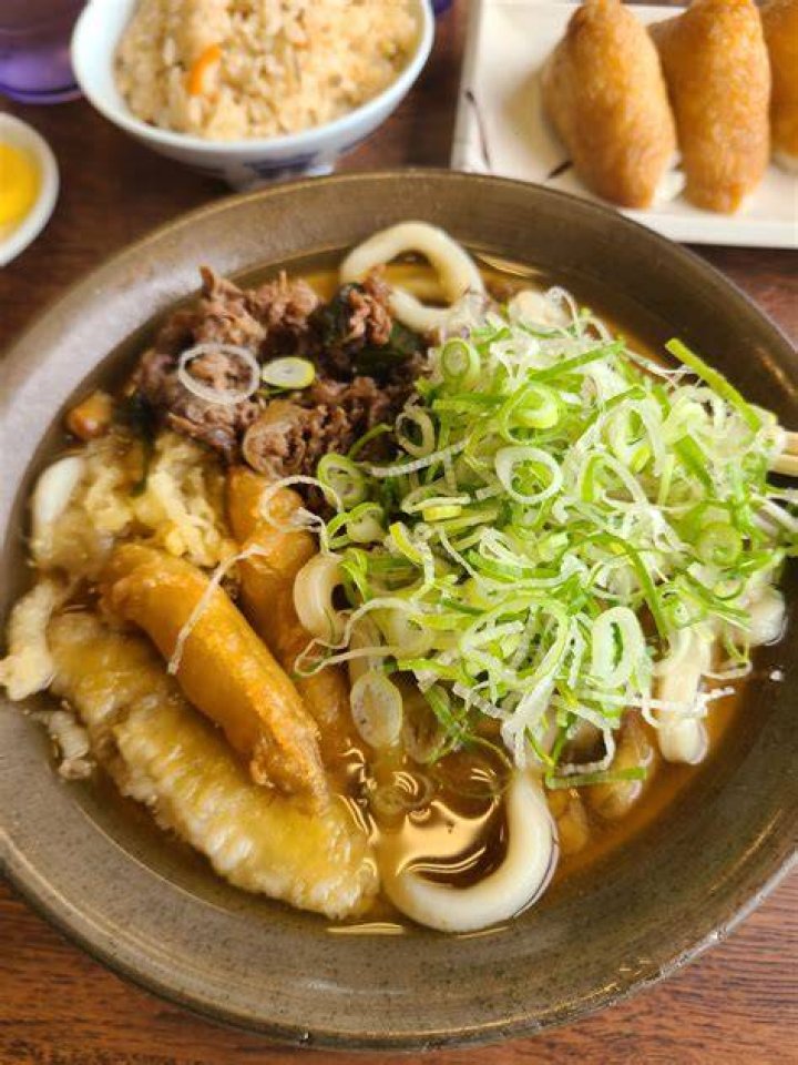 牧 の うどん 空港店：空港アクセスで人気の“温冷”うどん事情